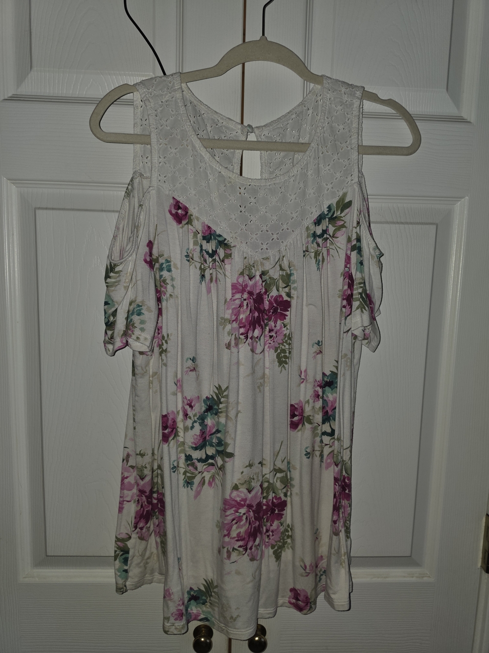 Torrid Floral Cold-Shoulder Lace Yoke Women's Top - White with Pink Floral